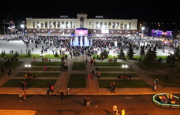 Бузулук площадь. Центральная площадь Бузулук. Площадь города Бузулук Оренбургской. Город Бузулук Центральная площадь. Территория бузулука