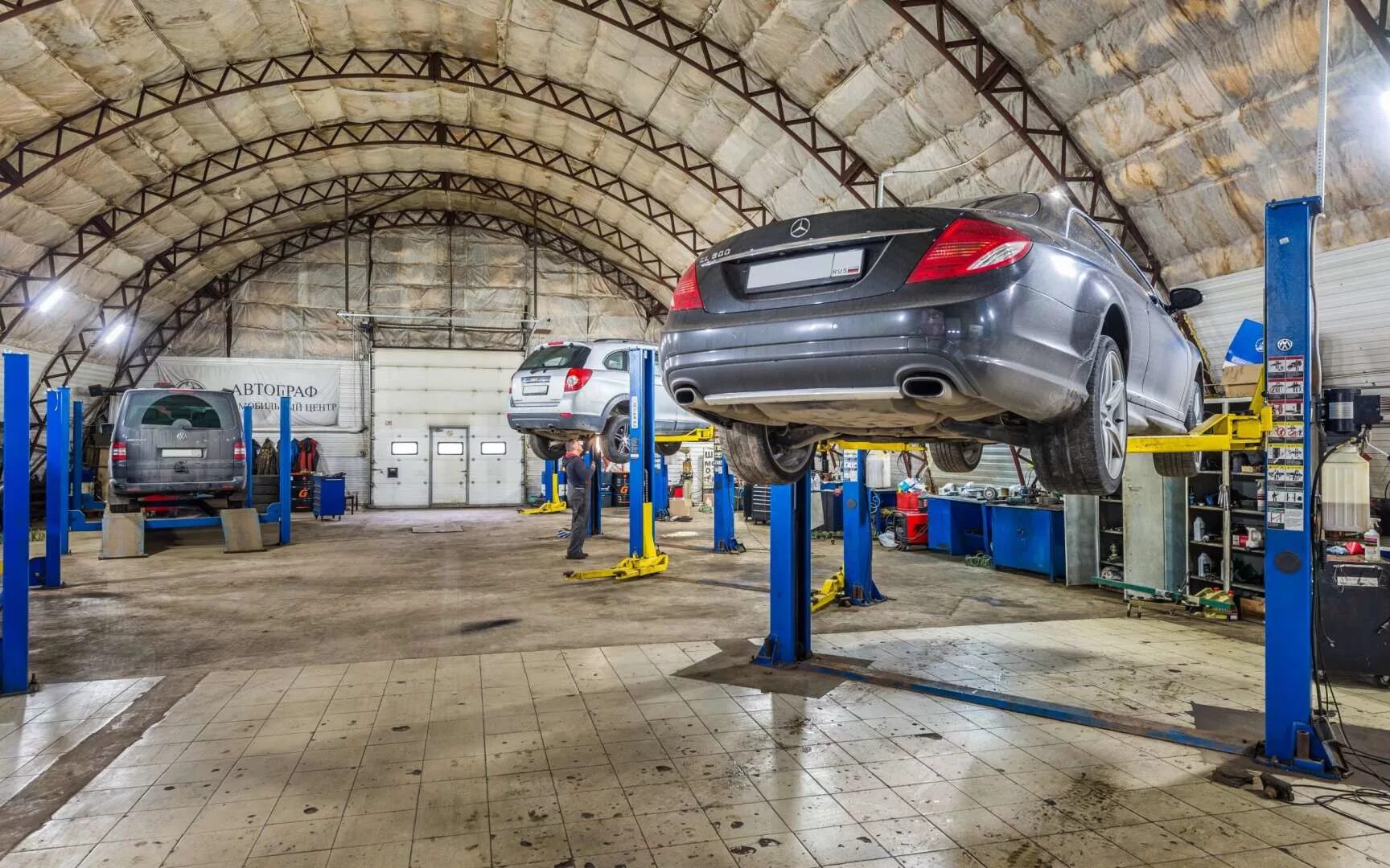 Автосервис ваз. Самый красивый автосервис в мире. автограф на салова 52. автоселфи на камеру скорости.