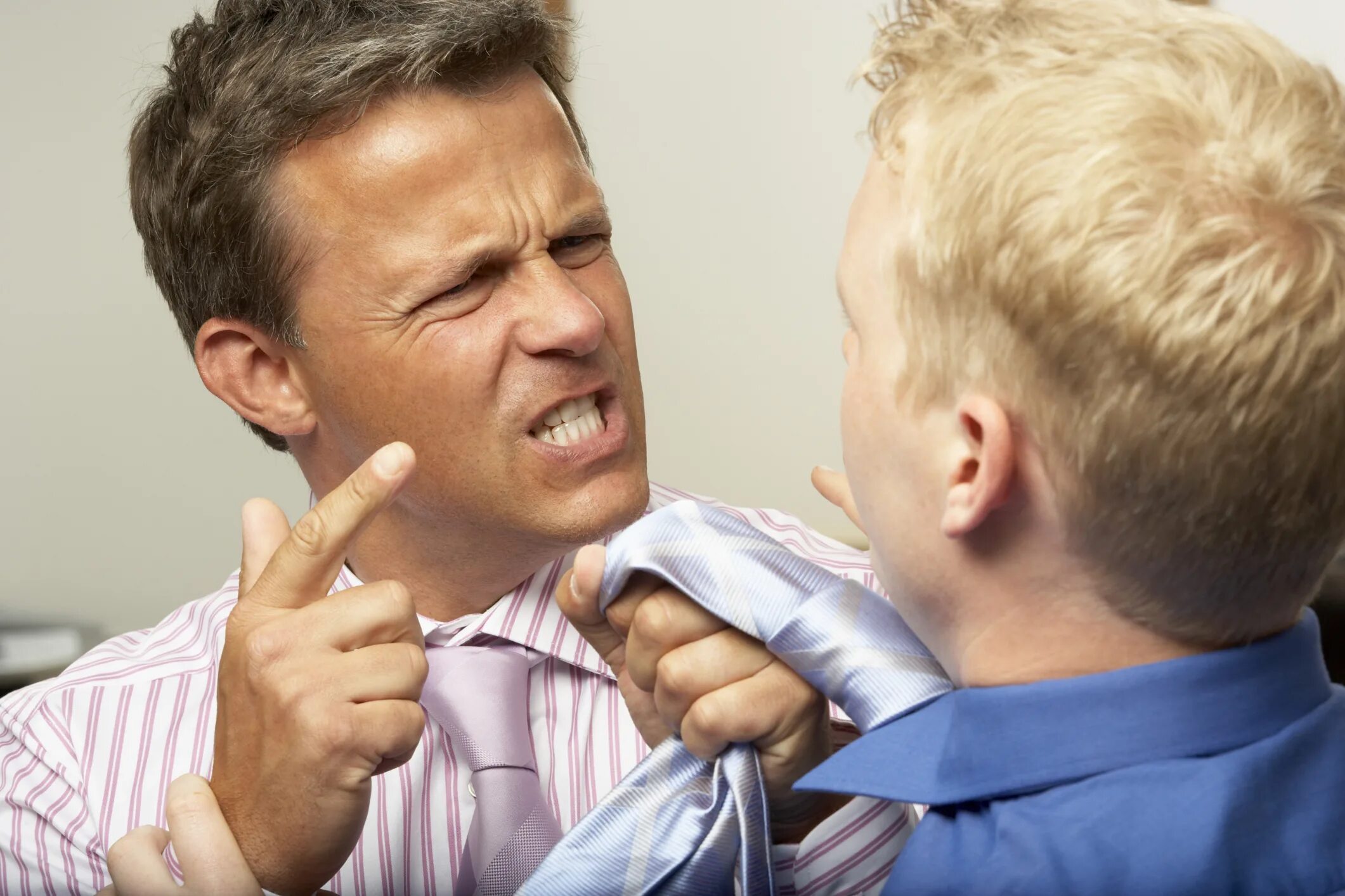 Конфликт. Деловые беседы и переговоры. Общество враждебно. Конфликт. Взаимоотношения в коллективе.