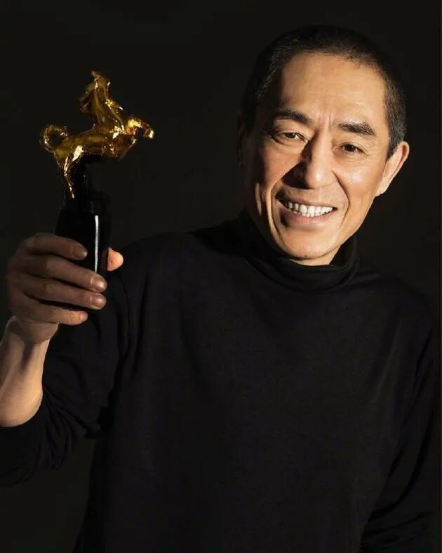 Чжан имоу. Чжан имоу: китайский режиссер. чжан имоу китайский актёр. имоу чжан режиссер олимпиады.