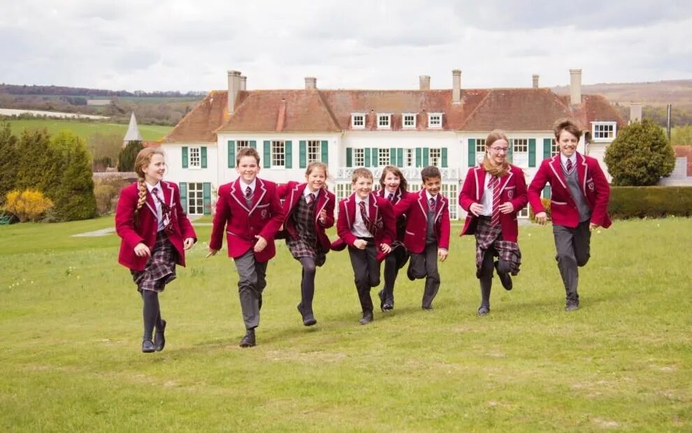 Leaving uk. Preparatory School в Англии. Школа Гордонстоун в Шотландии. Англия графство Западный Суссекс. Sidcot School Англия.