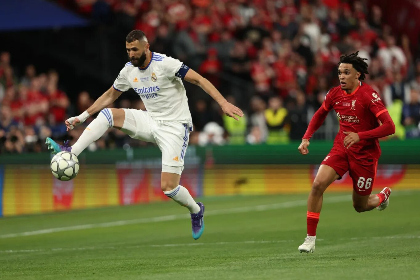 Final liverpool. Реал Ливерпуль финал 2022. Реал Мадрид Ливерпуль. UEFA Champions League 2006-2007 real Madrid. Ливерпуль (футбольный. Реал Мадрид.