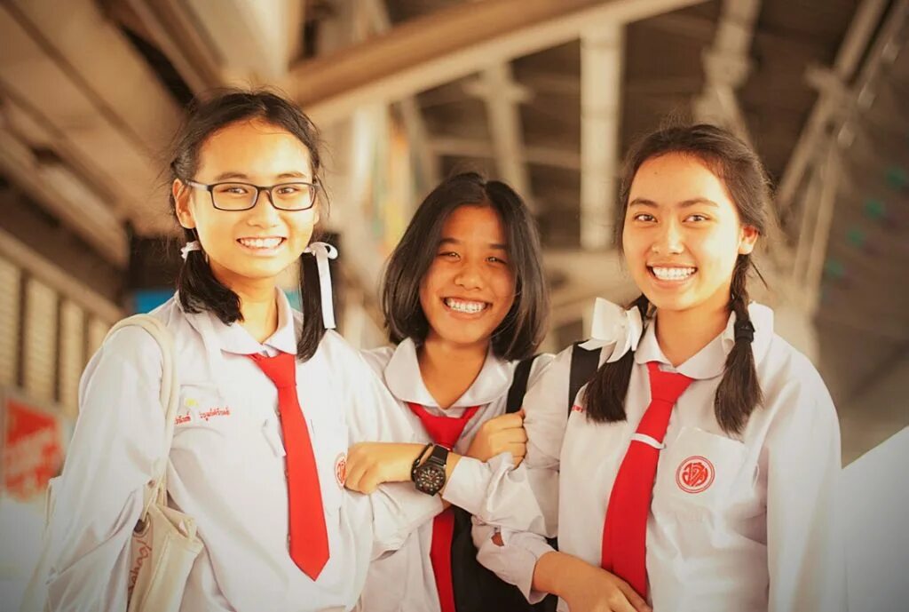 Школы в Тайланде. Таиланд школьники. Тайская школа. Тайские школьники.