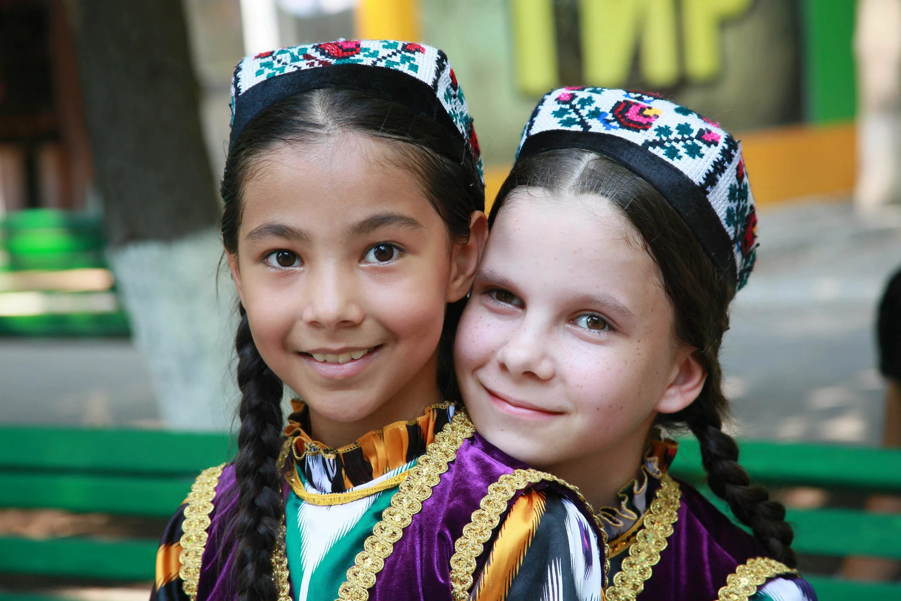 Уйгуры в Узбекистане. Жители Узбекистана Ташкент. Средняя Азия люди. Узбекские дети.