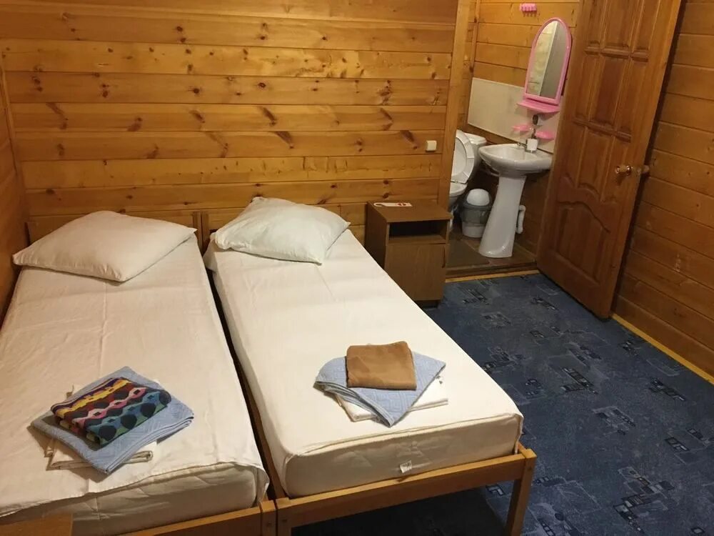 Сосновый бор кипарисовая аллея 8 пицунда. Кипарисовая аллея 6. Duglas hotel кипарисовая аллея, 6а, пицунда. Кипарисовая аллея пицунда. Отель дуглас абхазия.