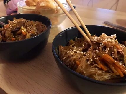 Горячая фунчоза с мясом