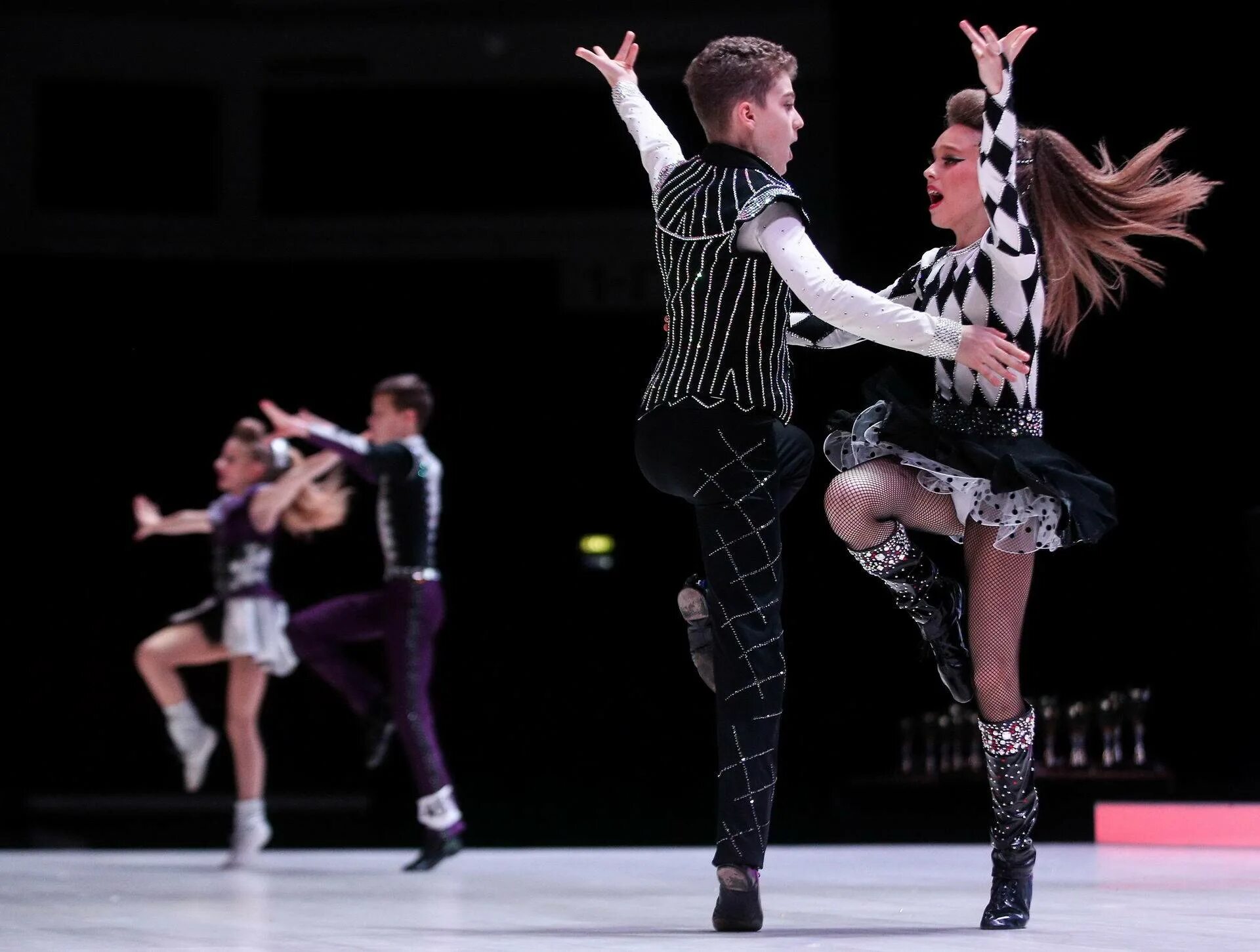 акробатический рок-н-ролл николаева арина. девочкам акробатический рок н ролл. акробатический рокенрол. акробатический рок-н-ролл формейшн микст. платье для акробатического рок-н-ролла.