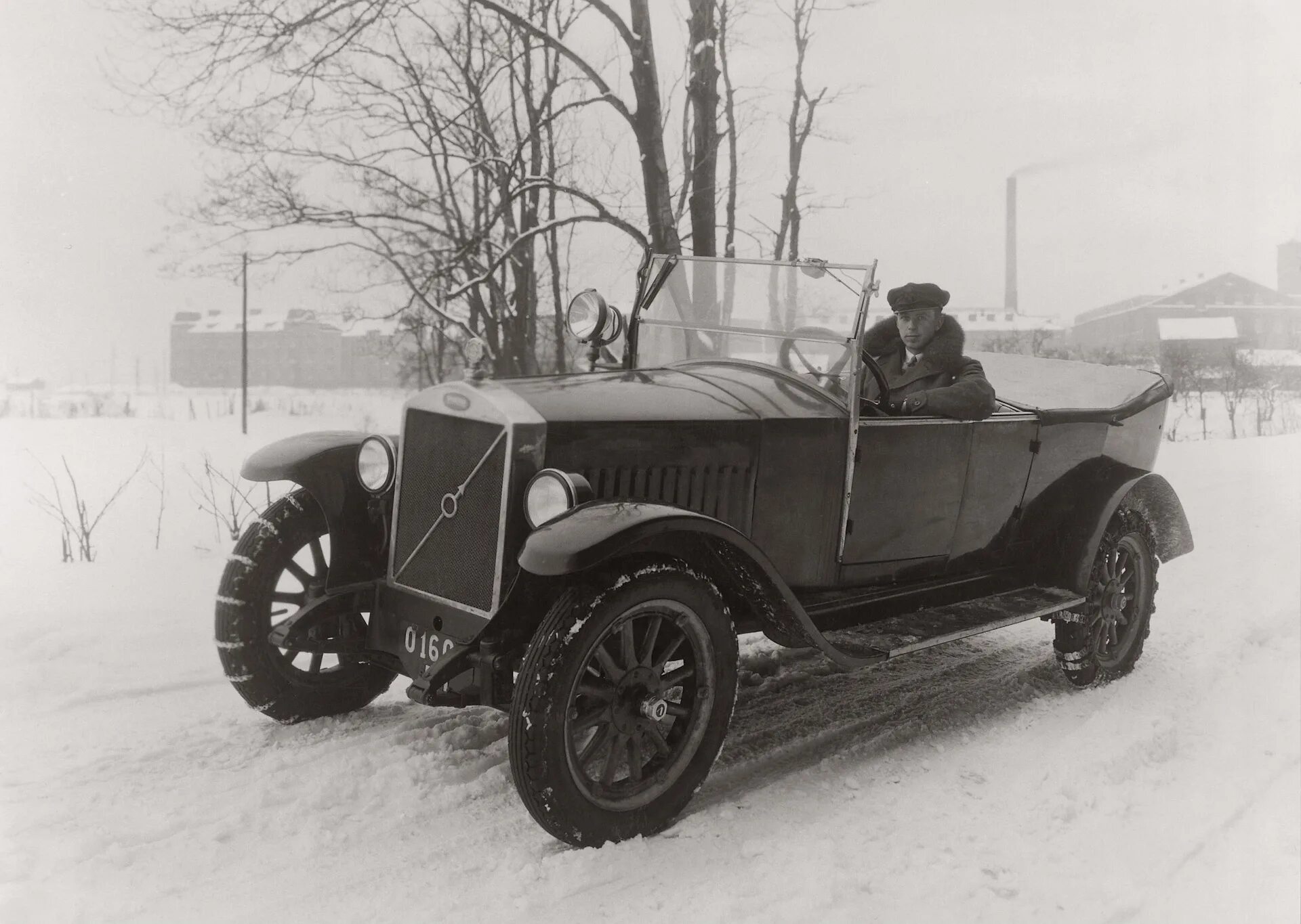 Легковушка первых пятилеток. Volvo ov4 1927. Вольво 1927 первый автомобиль. Volvo ov4. Volvo Jakob ov4.