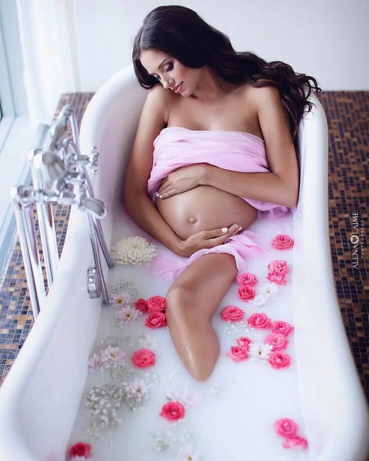 Фотосессия в ванной. Фотосессия беременных в ванне. Можно лежать в ванне при беременности