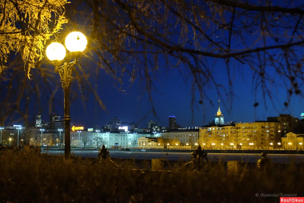 Плотинка Екатеринбург апрель. Ночной Екатеринбург. Весенний вечер в городе. С какой работы вечером