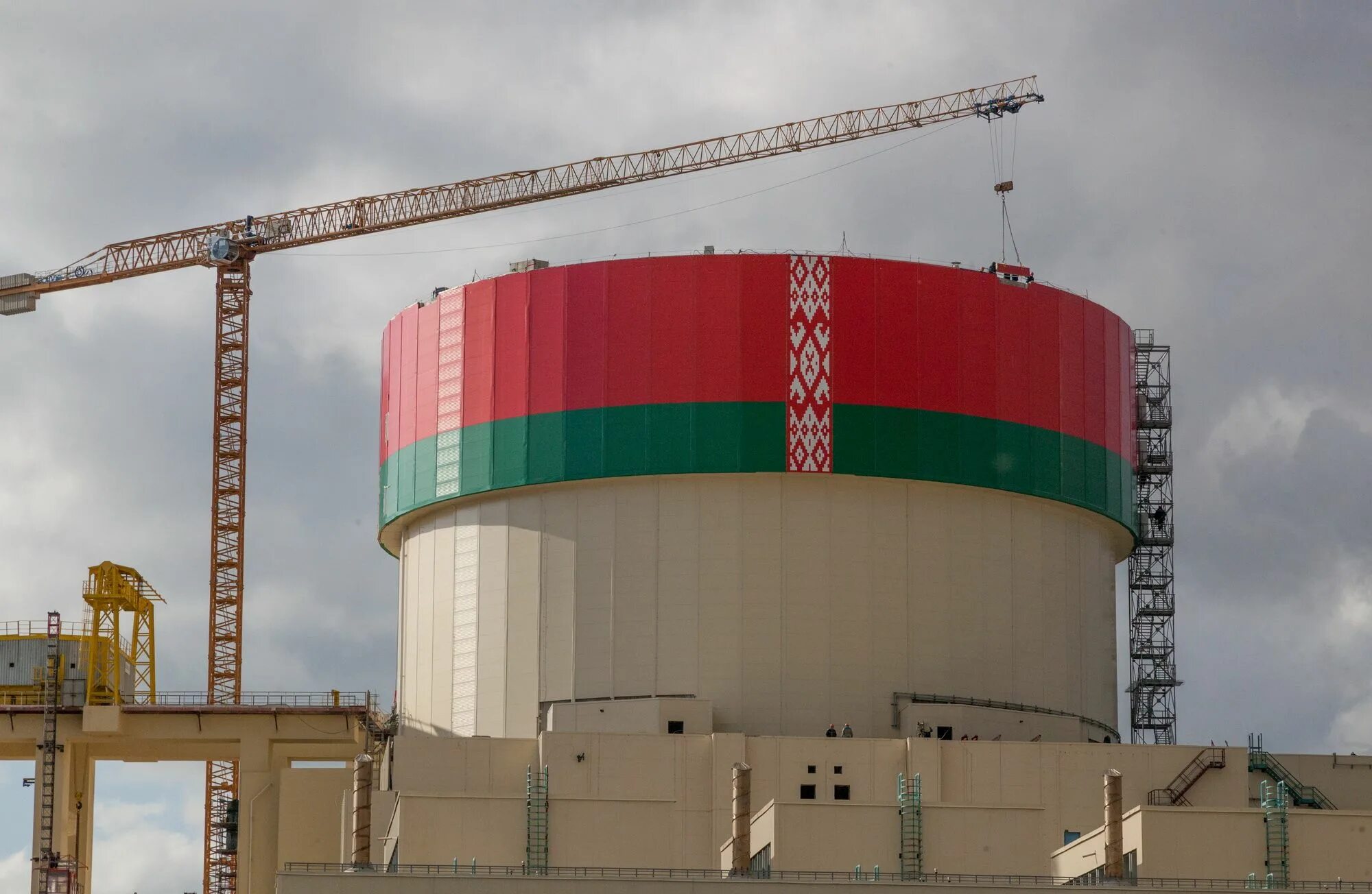 Епэу беларусь что. Белорусская АЭС. Флаг белорусской АЭС. Второй энергоблок белорусская АЭС. №1 белорусская АЭС.