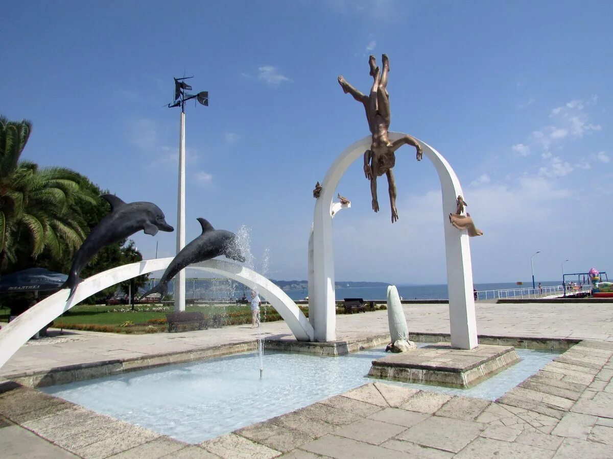 Куда сходить в пицунде самостоятельно. Достопримечательности пицунда абхазия пицунда. Набережная пицунды пицунда абхазия. Пицунда абхазия достопримечательности. Куда сходить в пицунде самостоятельно.