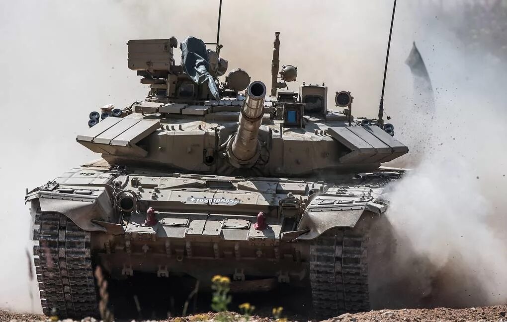 Greetings Colleagues ! To Your Court. Russian main battle tank T-90A 1/72 "Zvezd