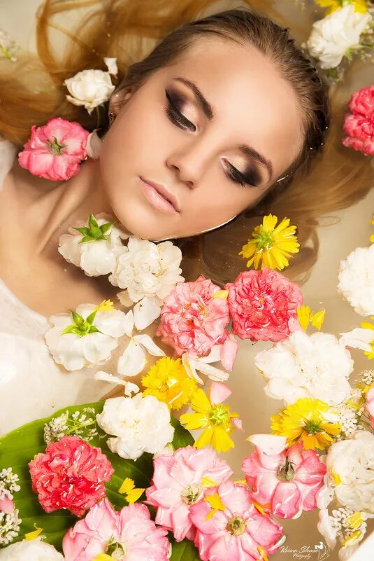 Твое преображение. One бренд. Рекрутинговая компания орифлэйм. Твое приглашение. Рекрутинговая компания орифлэйм 2019.