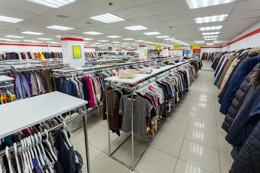 Шоурум одежды. Гардероб москва. Столичный гардероб москва. Гардероб москва. Столичный гардероб примерочные.