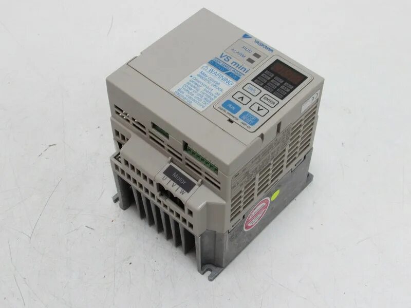 Преобразователь omron. Omron cimr-v7azb4p0. частотный преобразователь omron 1phase. частотник омрон 5,5.