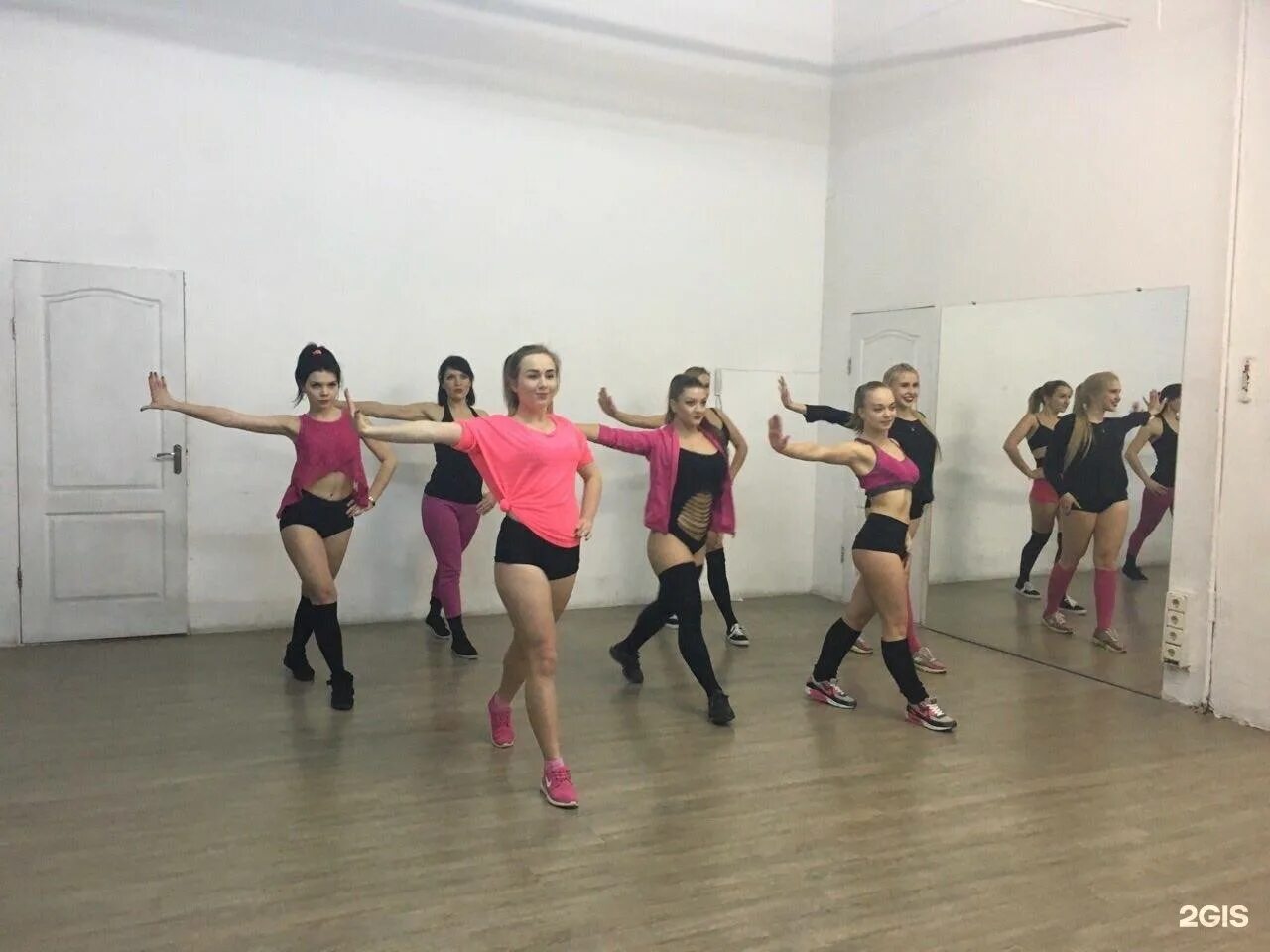 Танцы Иваново. Красноперекопск студия танцев для взрослых. Vizavi Dance School. МОУ Тушнинская СШ танцы. Школа танца иванова