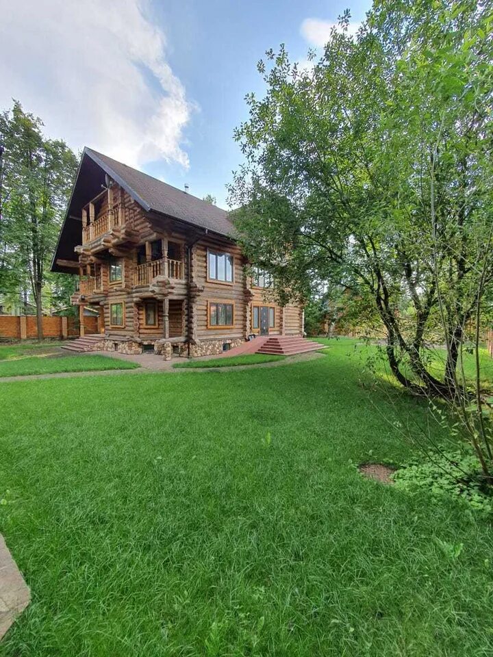 Honka медное озеро. Загородный дом на медном озере honka 450м2 кухня. Поселок 2071 минское шоссе. 450 м2. Дом 450 миллионов.