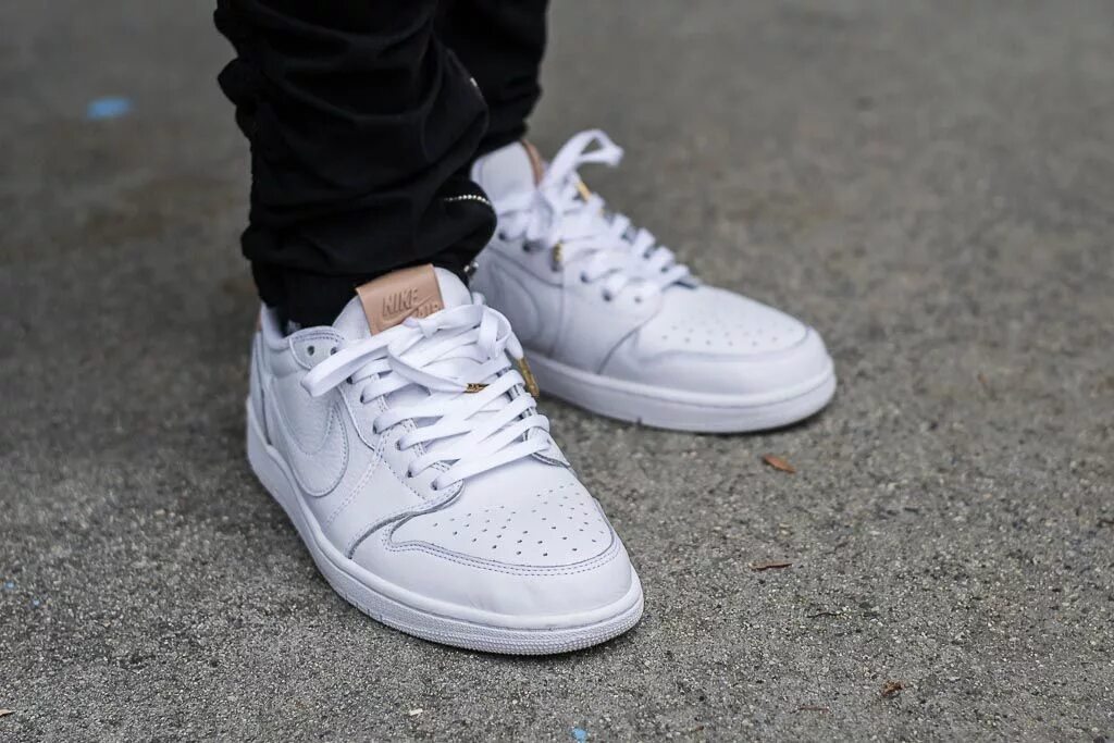 Jordan low og. Nike Air Jordan 1 Low White. Nike Air Jordan Low White. Jordan 1 Low White. Air Jordan 1 Low белые.