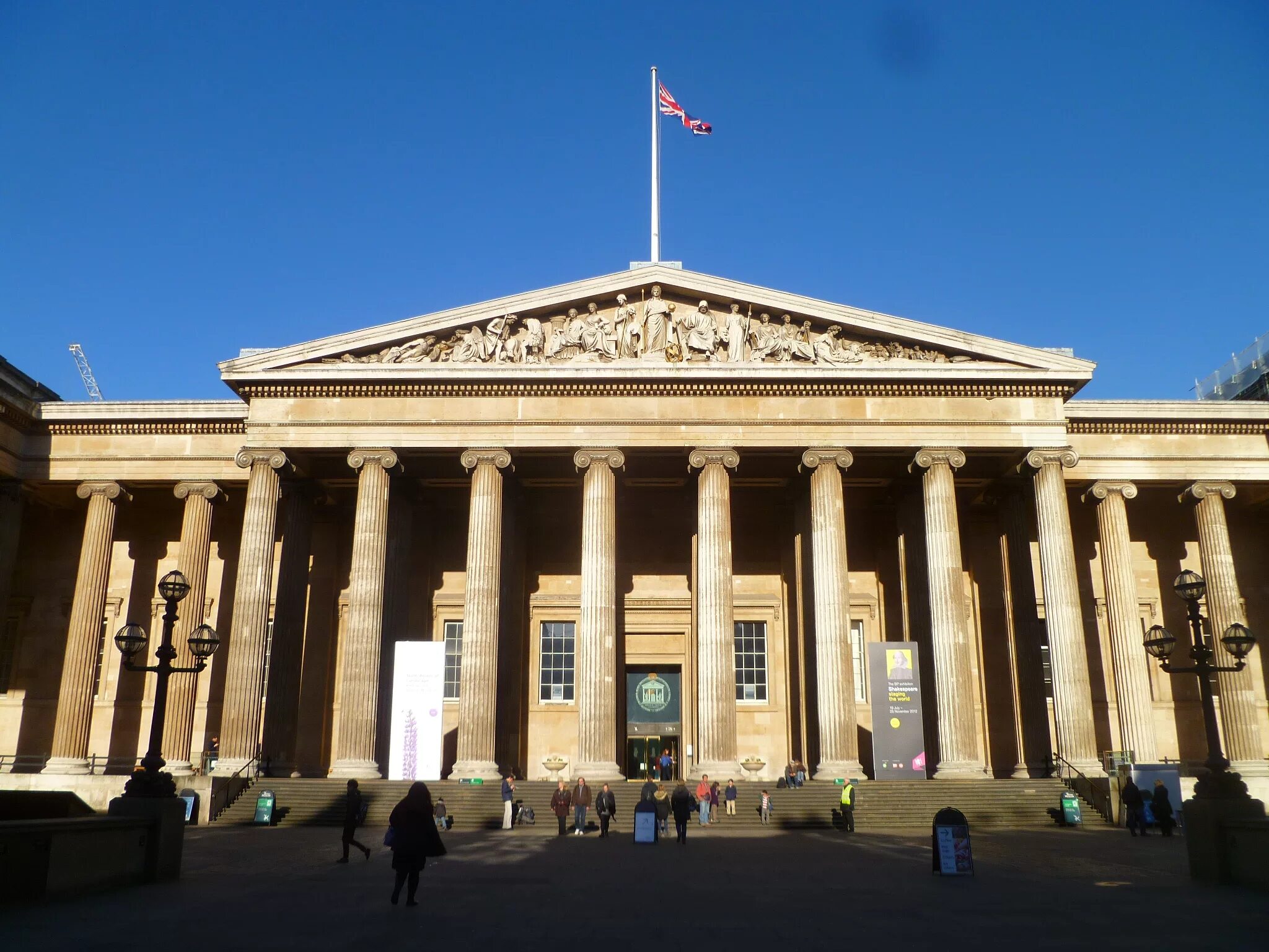 Британский музей в лондоне. Британский музей (british museum). британский музей 1753. британский национальный музей (british museum). архитектор роберт смерк.. историко-археологический музей великобритании.