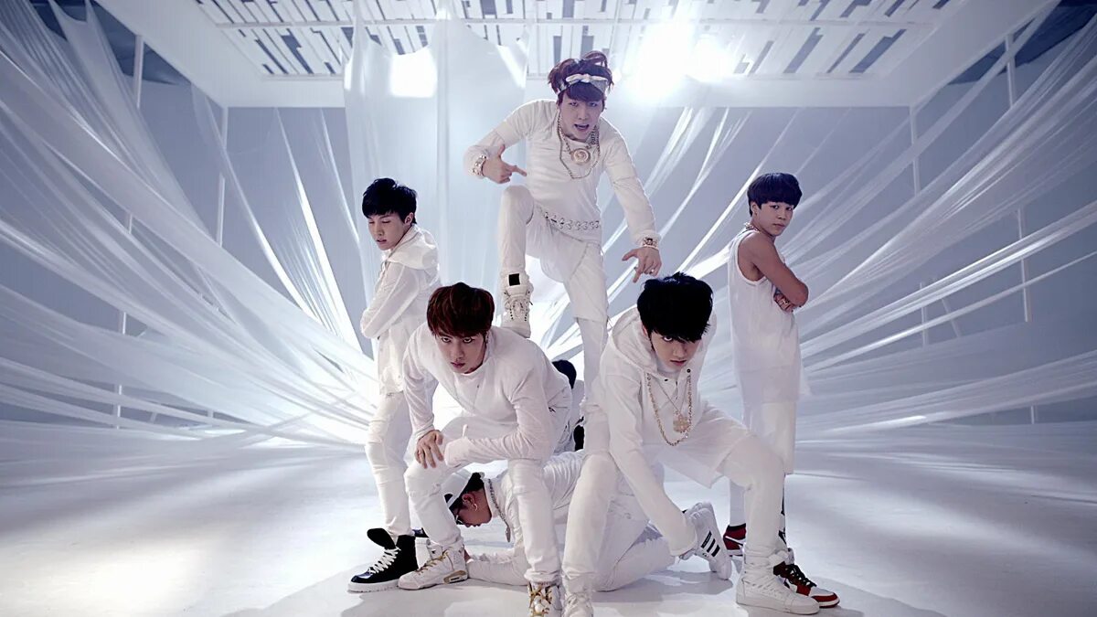 Хиты группы бтс. Cagmo k pop symphony bts. Корейская группа бтс. Фотосессия бтс 2013 n. Группа бтс 2020.