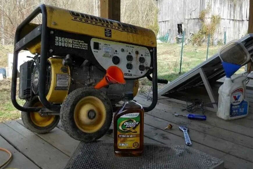 Бензогенератор масло в двигатель. Фубаг 1700 бензогенератор. Генератор чемпион 380 в масло. Масло для генератора бензинового. Масло для генератора.