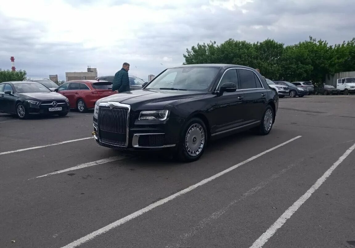 Давидыч аурус. Аурус сенат с600 салон. aurus senat s600 серебряная. аурус сенат серый. аурус комендант.