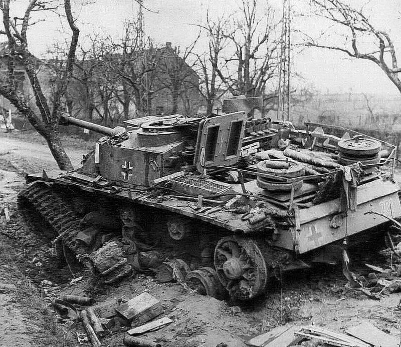 Где подбитая техника. Штуг 3 подбитый. Подбитая немецкая техника 1941-1945. Подбитые танки STUG.