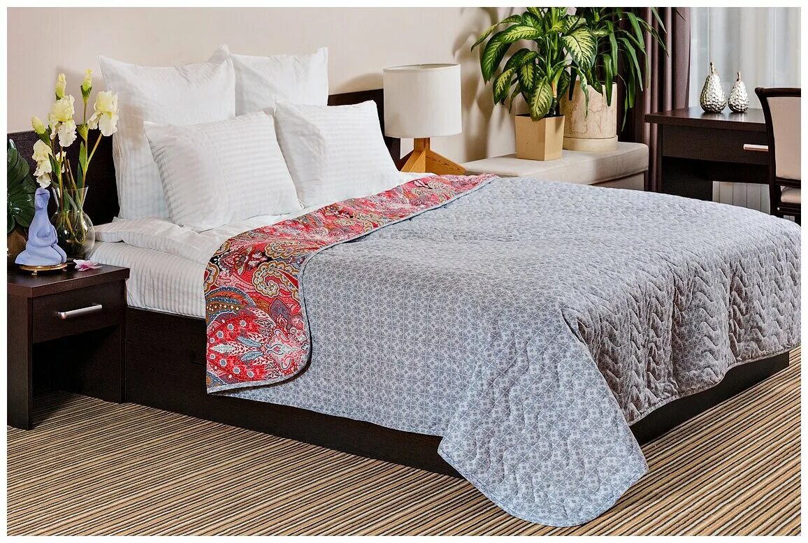 покрывало paters. розовый плед на кровати. покрывало verba ночь нежна. покрывало ночь нежна верба. нежные покрывала.