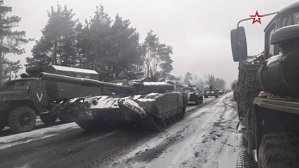 Военная колонна. Колонна военной техники. Русская Военная колонна. Колонна военной техники подькиевом.