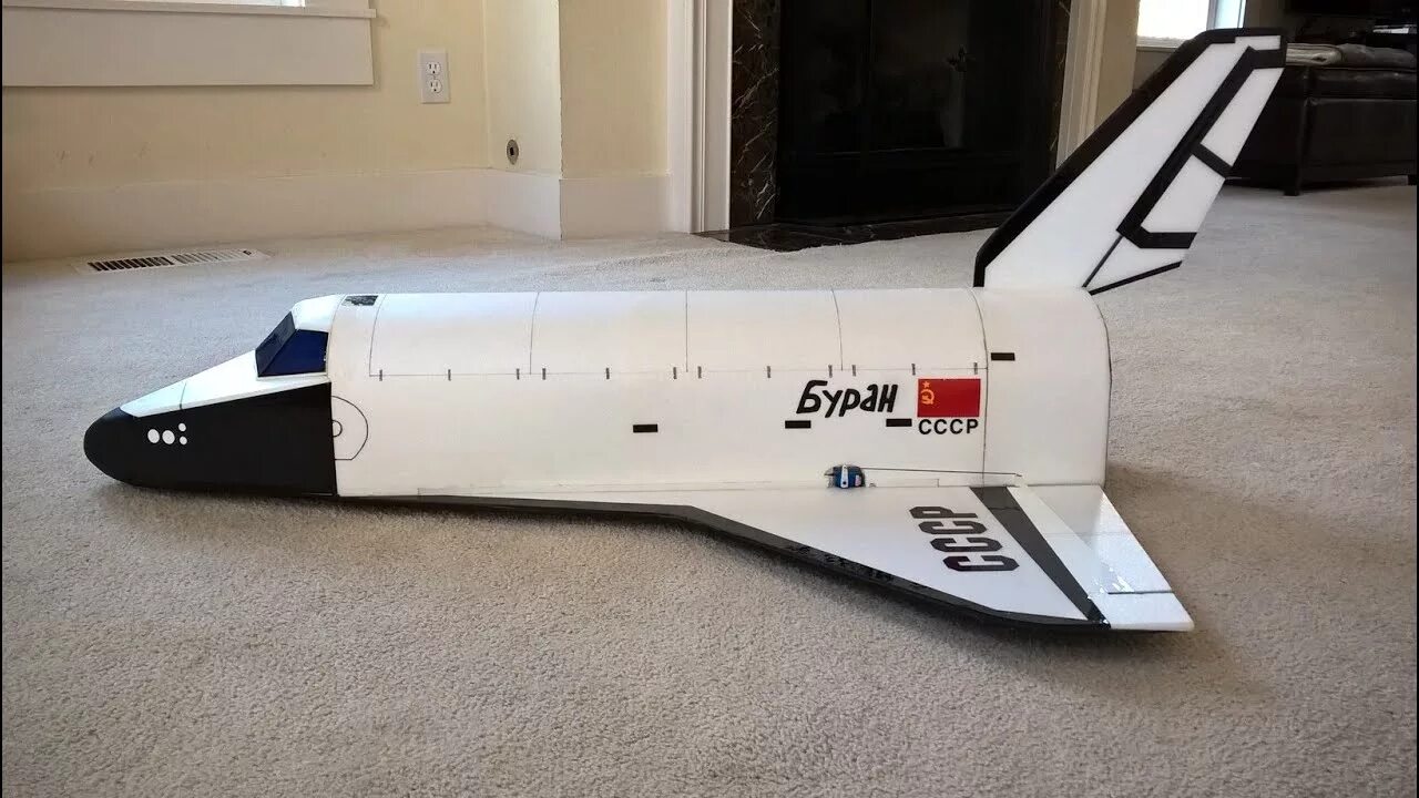 Модель бурана. Радиоуправляемый Спейс шаттл. Space Shuttle Buran. Челнок космический челнок Буран. Буран космический корабль модель.
