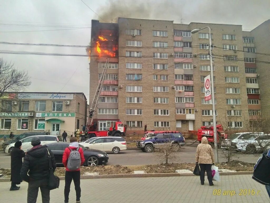 Загорание склада на брянской в красноярске. Пожар в уссурийске сейчас. Пожар в уссурийске. Сильный пожар. Уссурийск пожар.