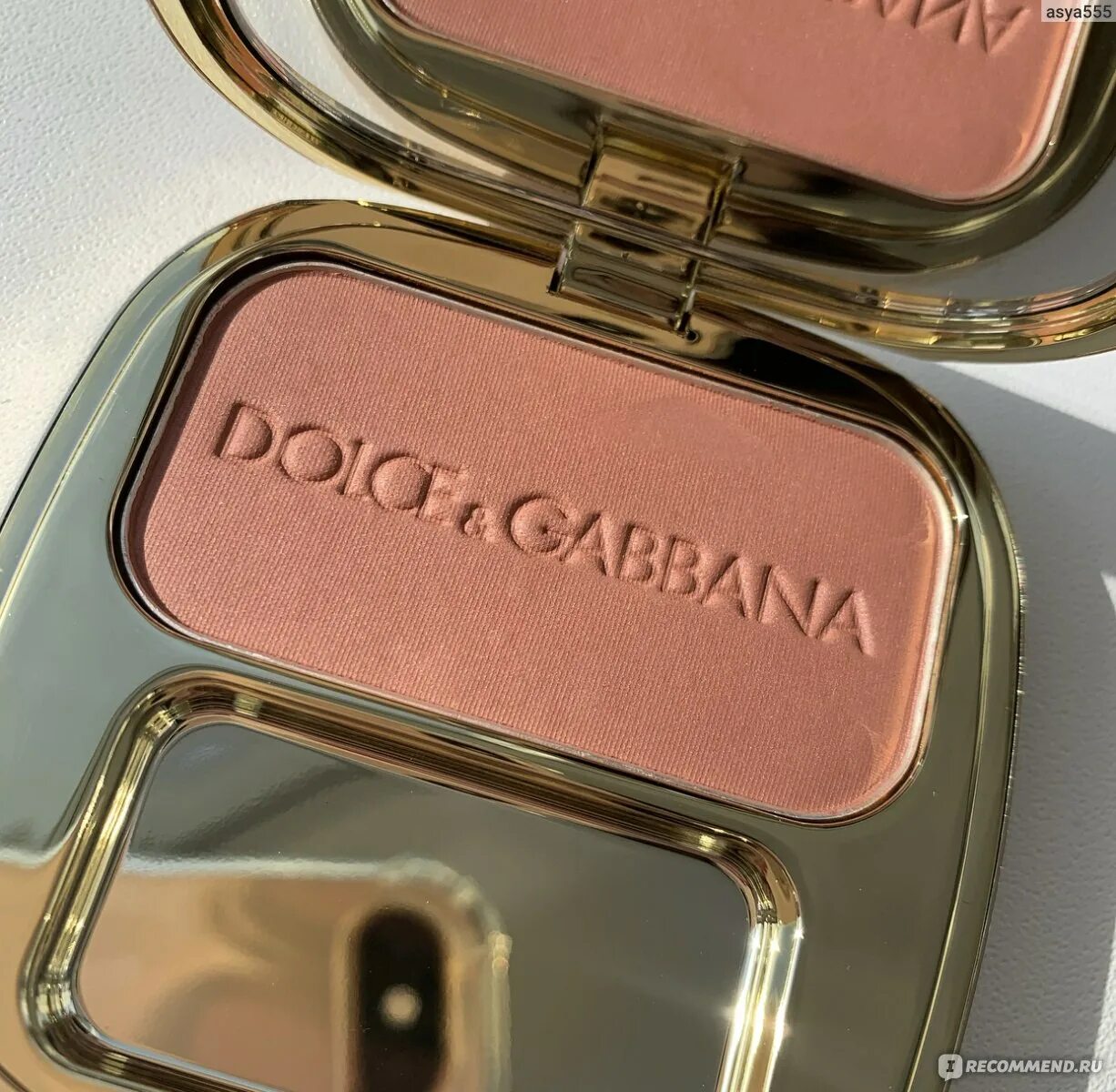 Dolce blush. Румяна Dolce Gabbana 130 Mocha. Румяна Дольче Габбана Mocha. Румяна Дольче Габбана 130 Мокка. Dolce Gabbana blush of Roses 110 natural.