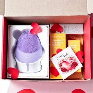 Что подарить девушке на 14 февраля: подарочные наборы