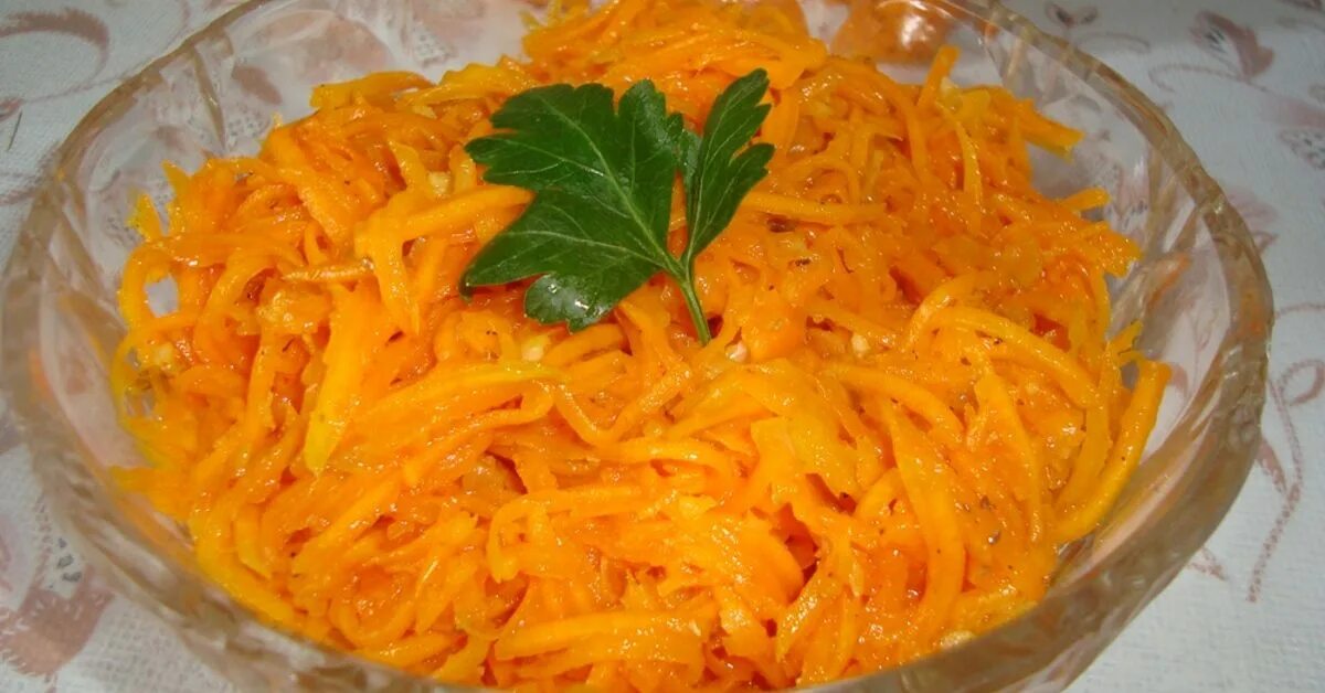 Салат с тыквой и морковью. Тыква по корейски. салат из тыквы. салат из тыквы и моркови. салат из тыквы по корейски.