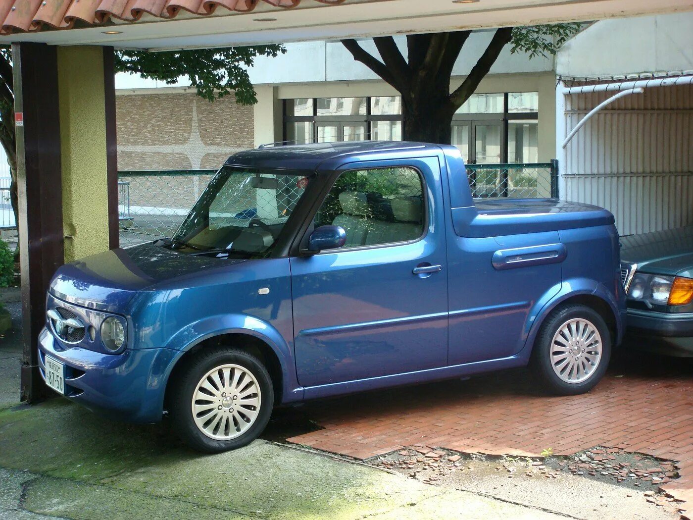 Cube машина. Nissan Cube z13. Nissan Cube Pickup. Nissan Cube z11 пикап. Nissan Cube 1998 пикап.