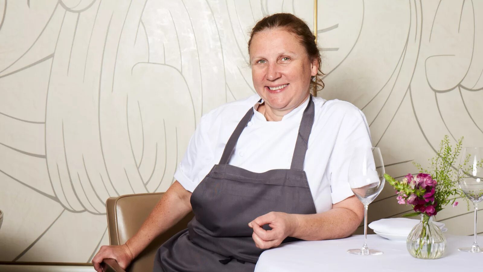 красивая девушка повар. катрин байер шеф-кондитер семья. надя сантини. повар женщина. анн софи пик.