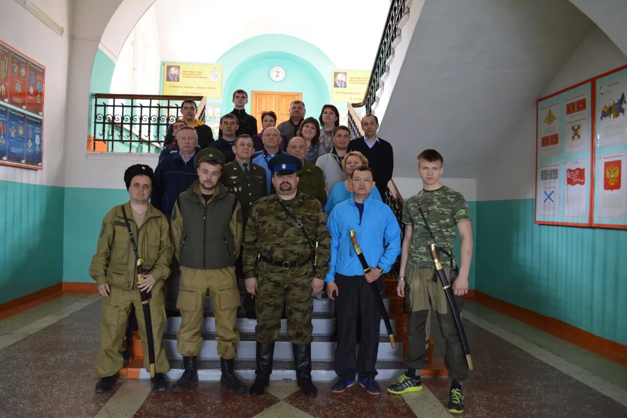 Неплюевский кадетский корпус в оренбурге. Кадетский корпус имени неплюева. Оренбургская кадетская школа-интернат им. Кадетская школа оренбург неплюева. Имени неплюева оренбургский кадетский корпус выпуск 2021 год.