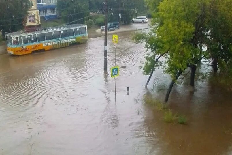 Погода усолье. Затопило Усолье Сибирское. Потоп в Усолье Сибирском. Затопление Усолье Сибирском потоп. Усолье затопило 2020.