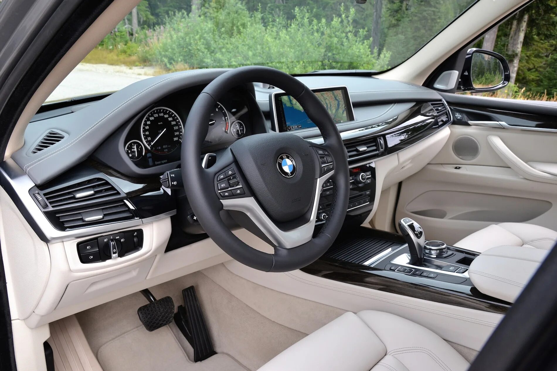 BMW x5 f15. BMW x5 Interior 2013. БМВ х5 2014. BMW x5 XDRIVE салон. Bmw x5 комплектации