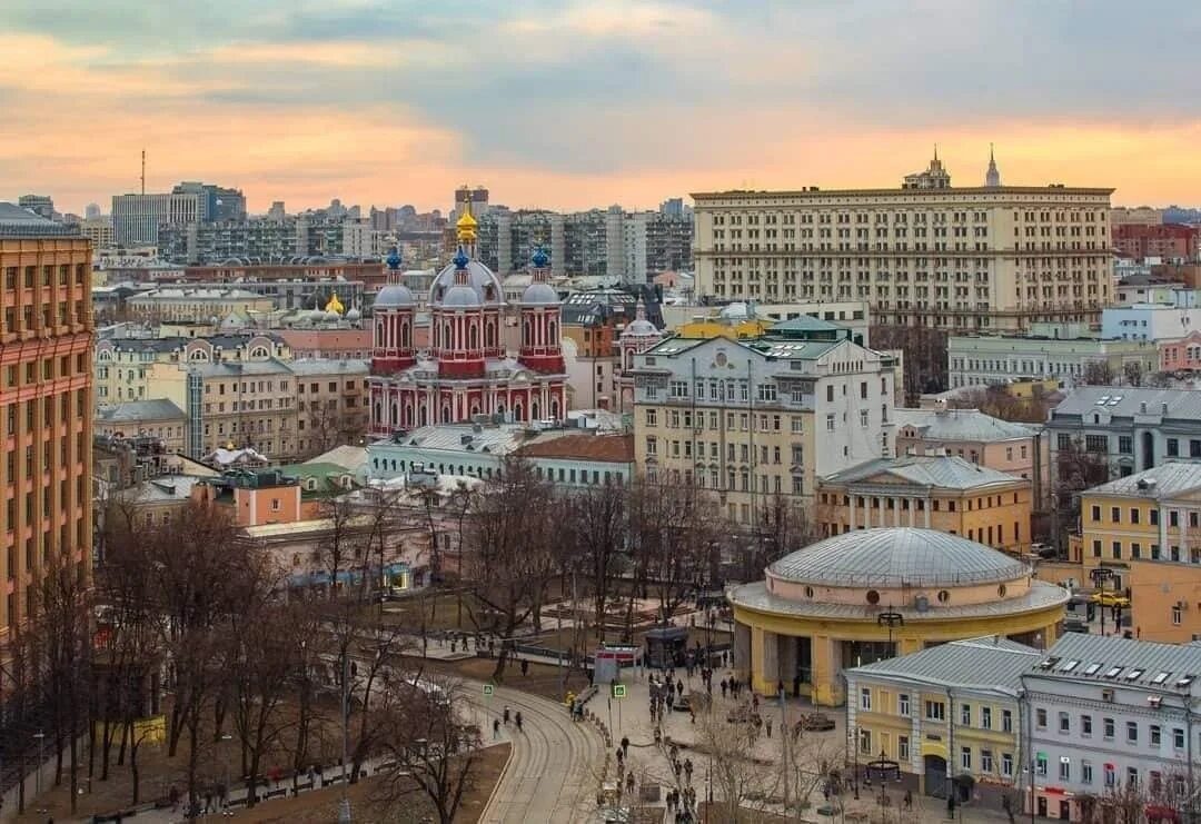 Улицу назвали красной. Замоскворечье. Район Замоскворечье. Замоскворечье район Москвы. Северное Замоскворечье.