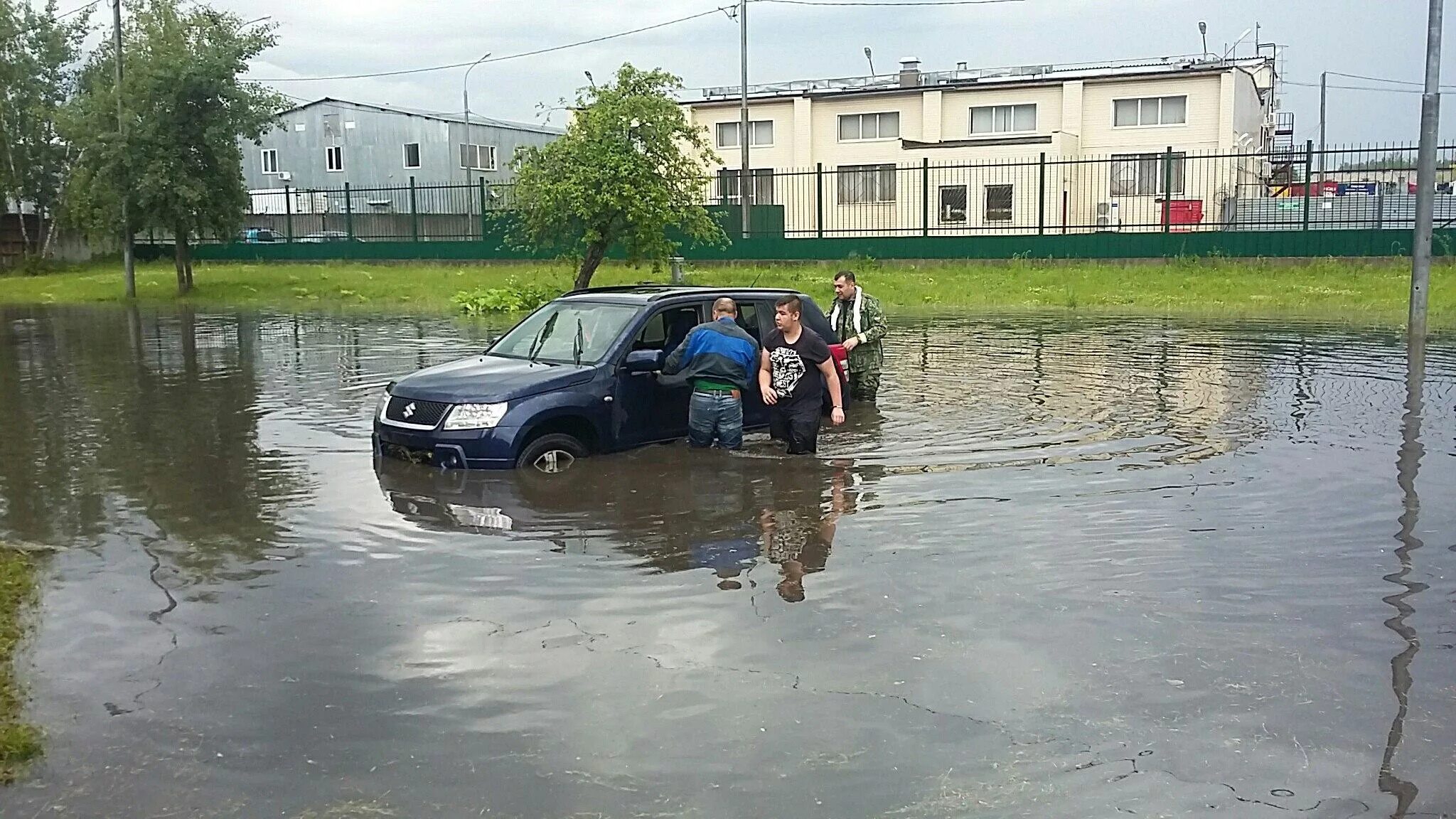 Ливень в Москве 30 июня 2017. Наводнение в Красногорске. Дождь в Красногорске потоп. Шторм в Москве. 3 июнь 2017