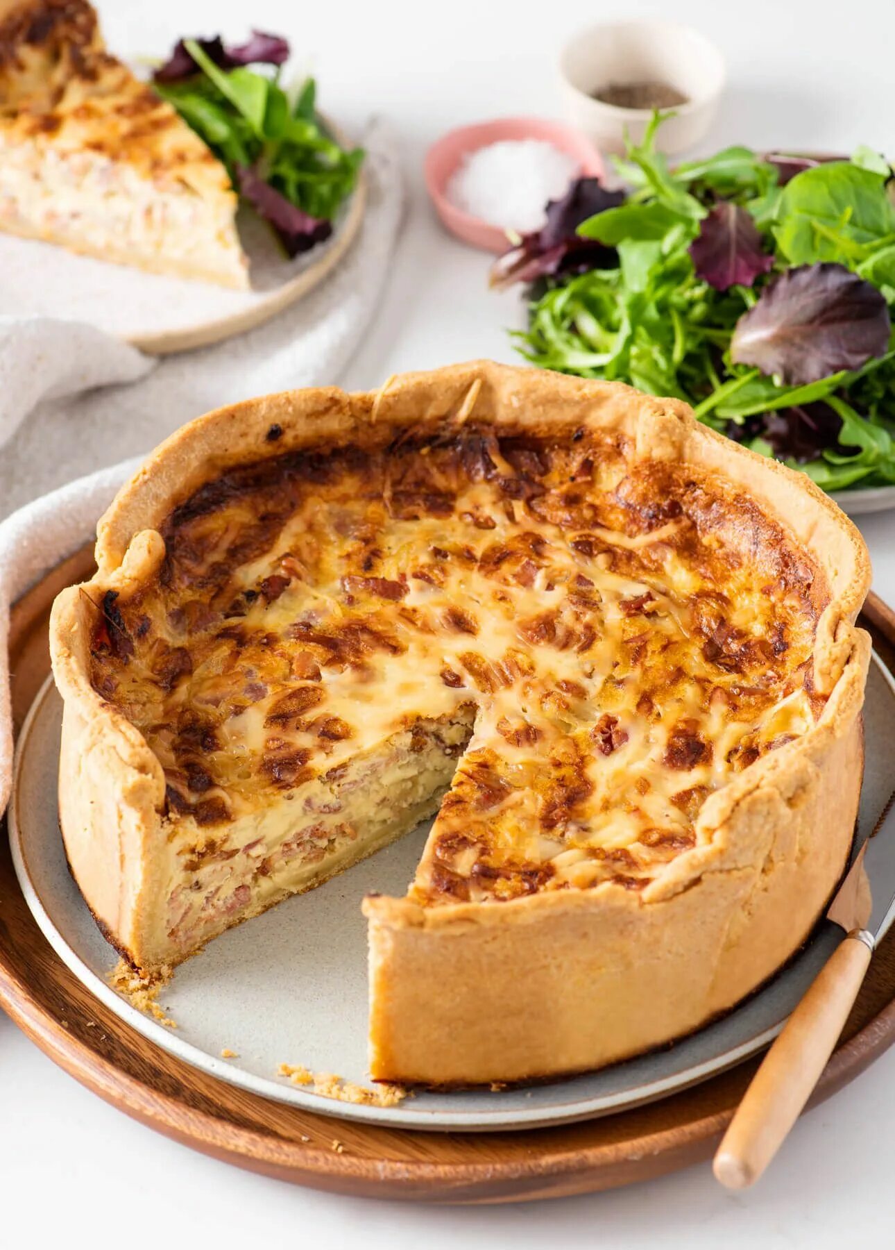 Открытый пирог французов 4. Киш лорен (quiche lorraine). киш лорен во франции. киш французский пирог. французская кухня киш лорен.