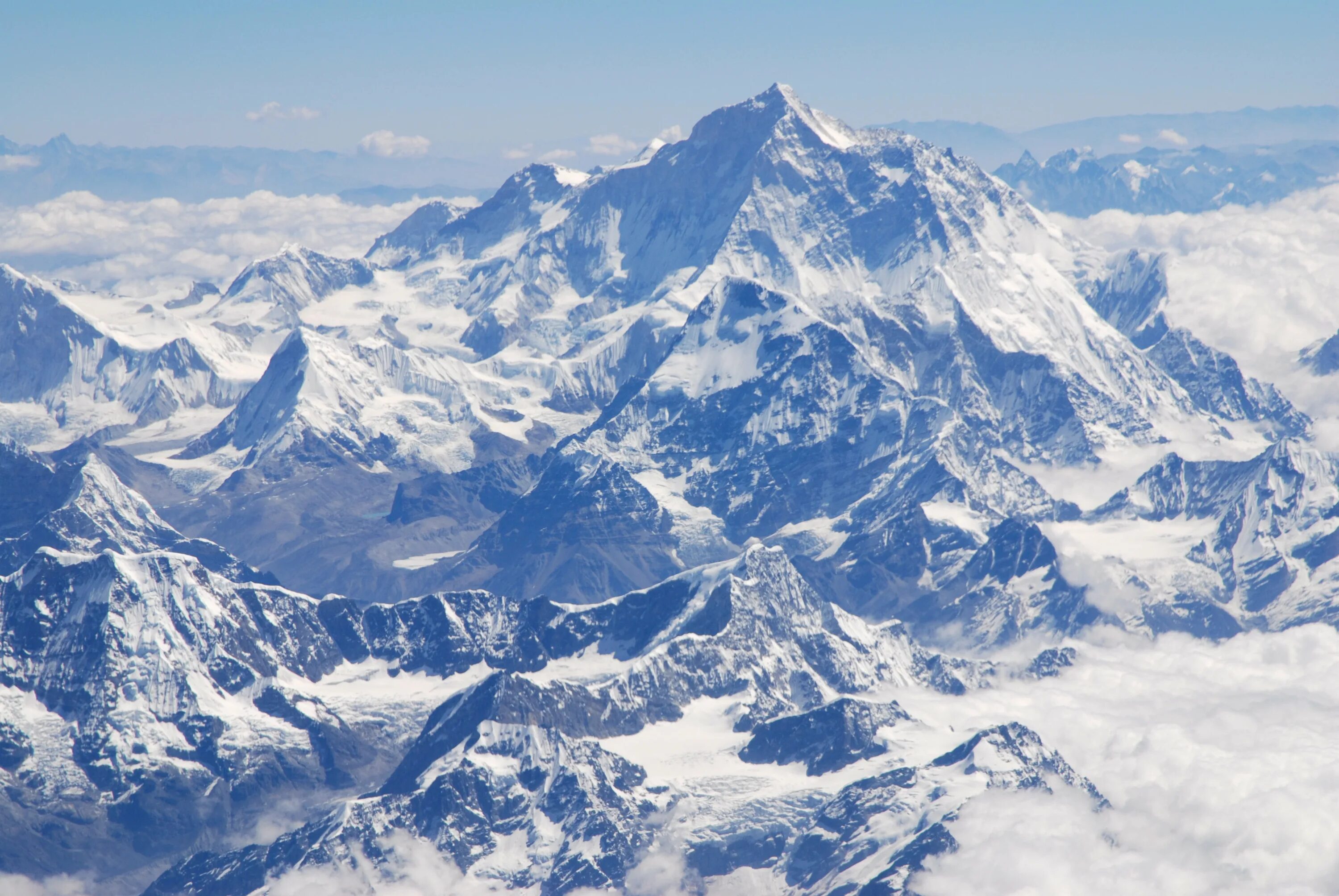 Где самая высокая гора эверест. Гора Эверест(Джомолунгма). Эверест (Джомолунгма), Китай. Джамалумба гора и Эверест. Гора Джомолунгма (Эверест), гора Монблан..