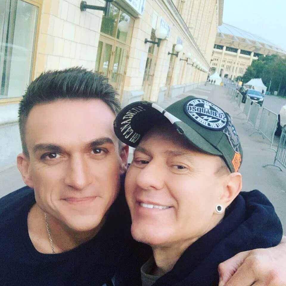 Саша шевчук стилист. Александр шевчук стилист фото. Александр шевчук причина смерти. Александр шевчук похороны. Александр шевчук стилист.