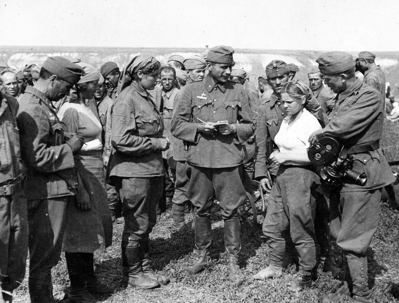 Пленные женщины в ВОВ 1941-1945. 1942 Пленные венгерские солдаты. Пленные немецкие женщины в ВОВ 1941-1945. Советские военнопленные 1942. Рассказы военнопленных