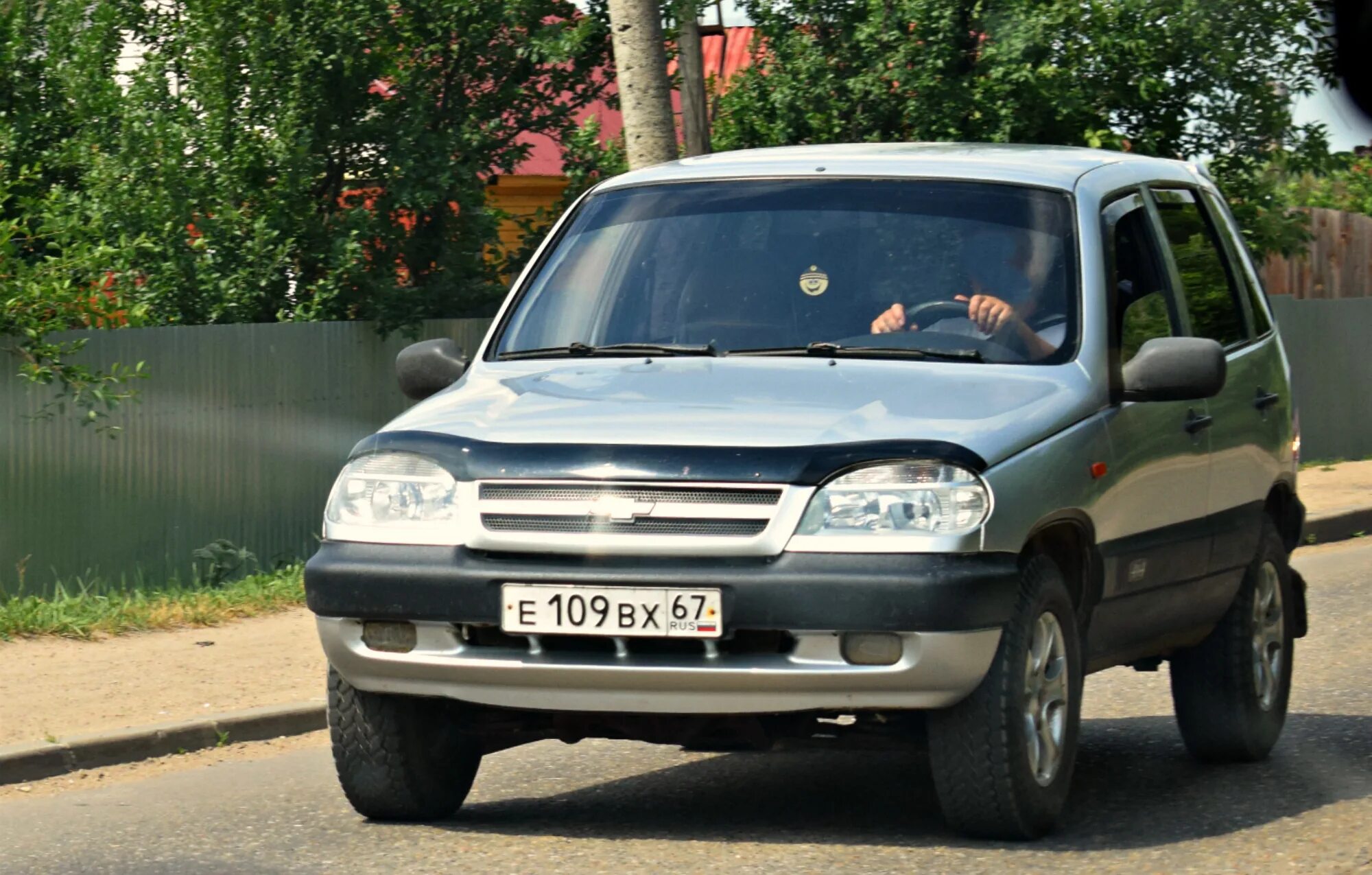 Машина 2123. Нива 2123. Нива 2123 2020. Дефлектор 2123. Книга Chevrolet Niva 2123.