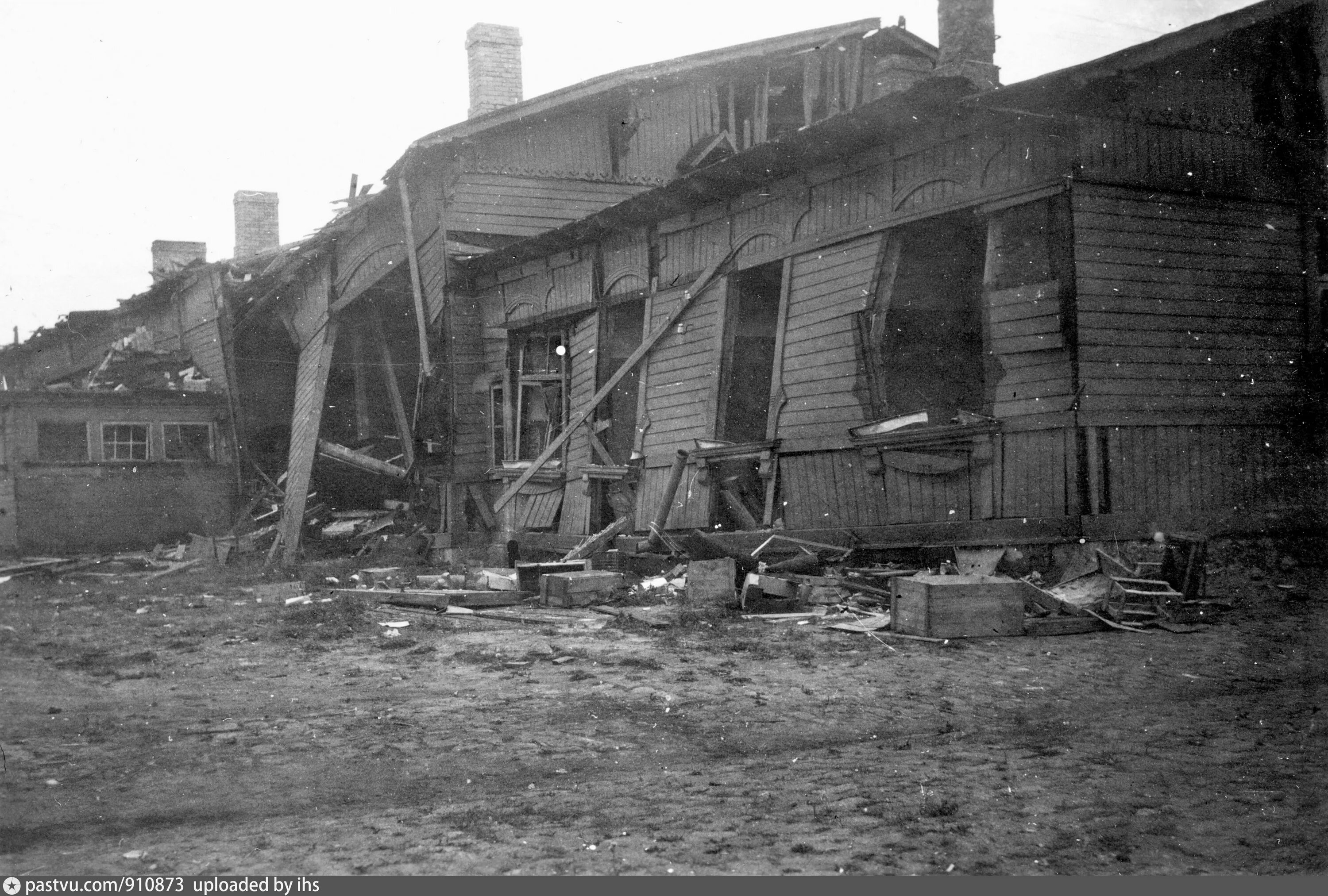 Вокзал разрушили. Либава Лиепая 1941. Штурм Лиепаи 1941. Оборона города Лиепаи. Лиепая на старых фотографиях.