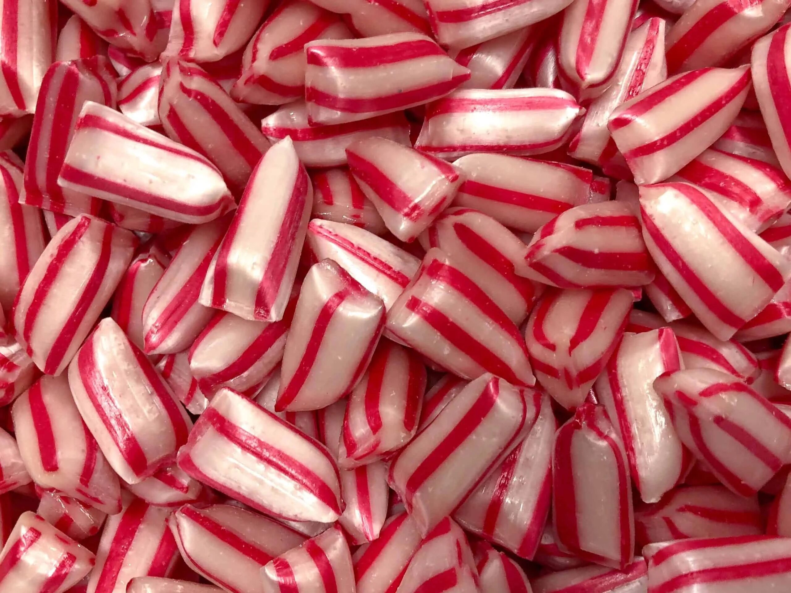 Candy lingston. Монпансье candy lane. Леденцы канди лайн. Канди логотип. Смешные конфеты.