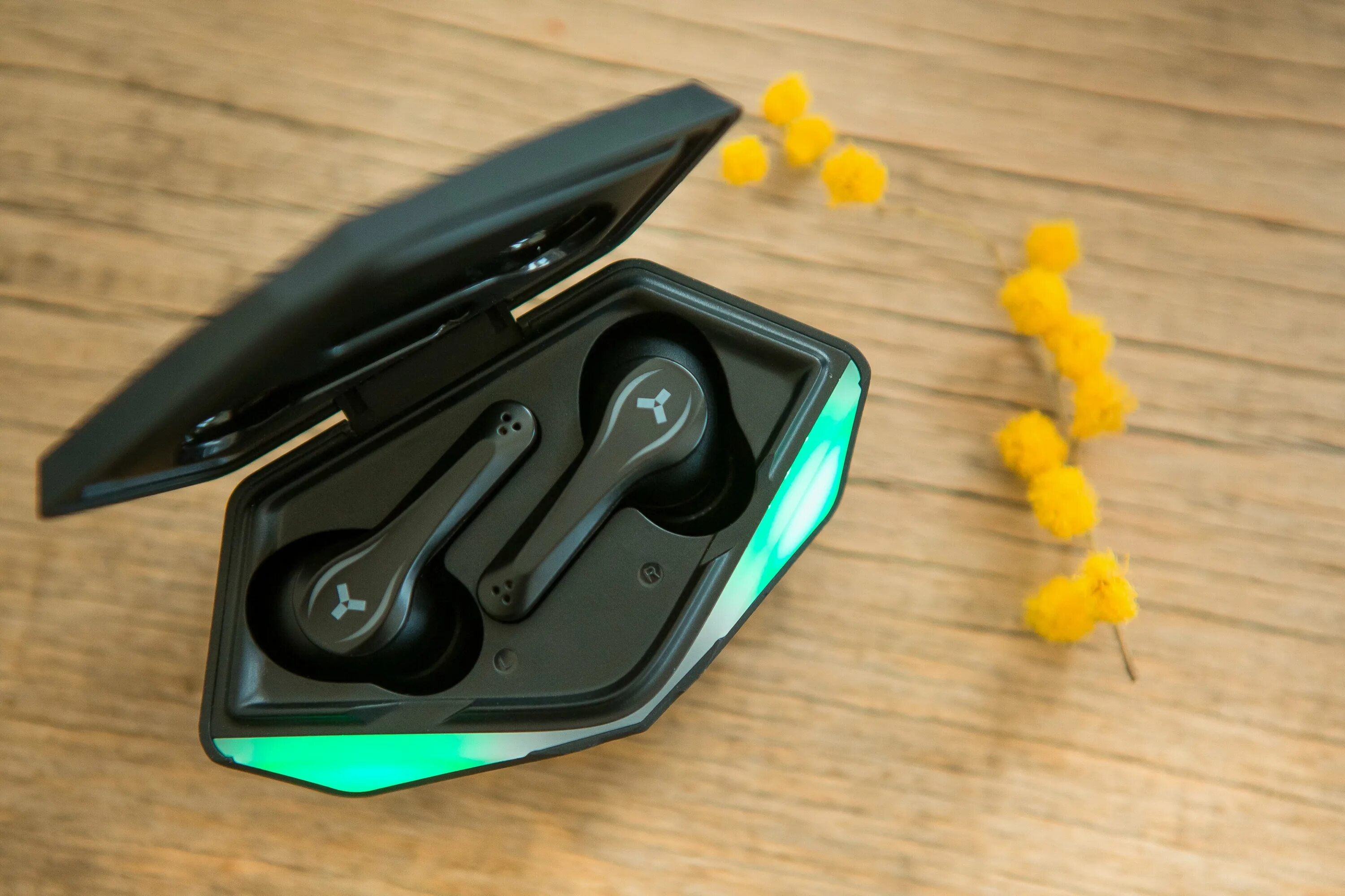 наушники accesstyle tws wild. гарнитура accesstyle wild tws, bluetooth, вкладыши, зеленый [wild tws green]. наушники tws accesstyle wild tw фиолетовый. кейс от наушников самсунг sm-r 175. наушники tws accesstyle wild tw фиолетовый.